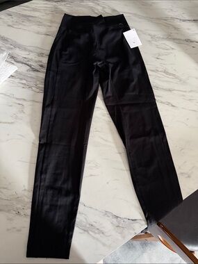 AIVVIA ATHLETICS Black Leggings
